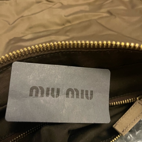 MIU MIU Khaki Pattina nylon handbag with leather trim. - Picture 4 of 9
